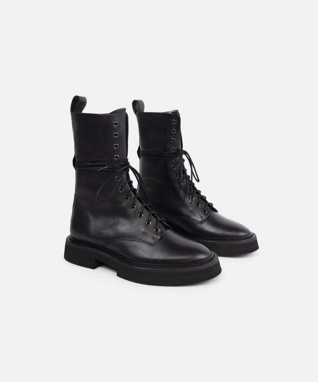 Women lace up boot