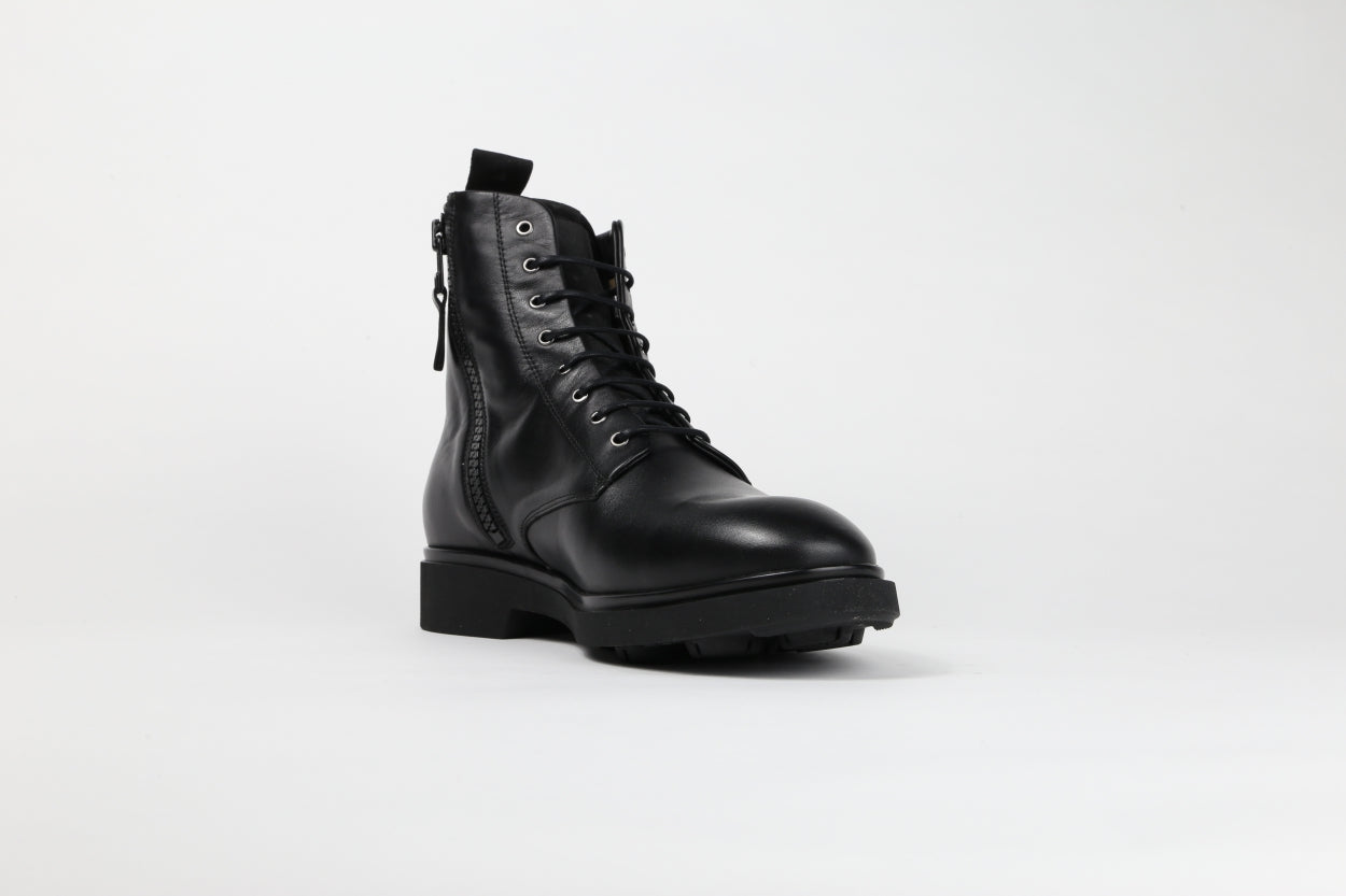 Defender Lace Up Boot 215 | Black