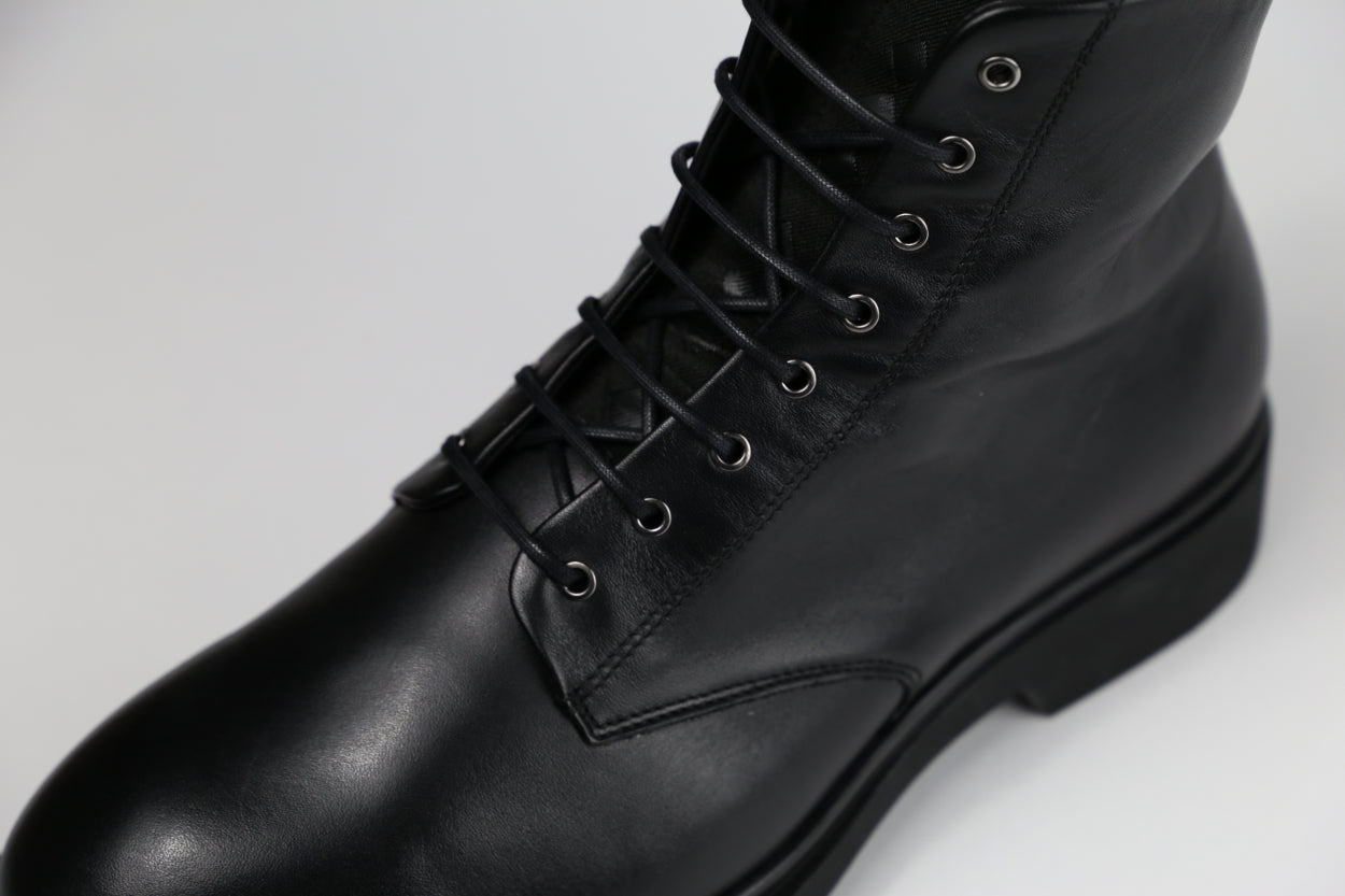 Defender Lace Up Boot 215 | Black
