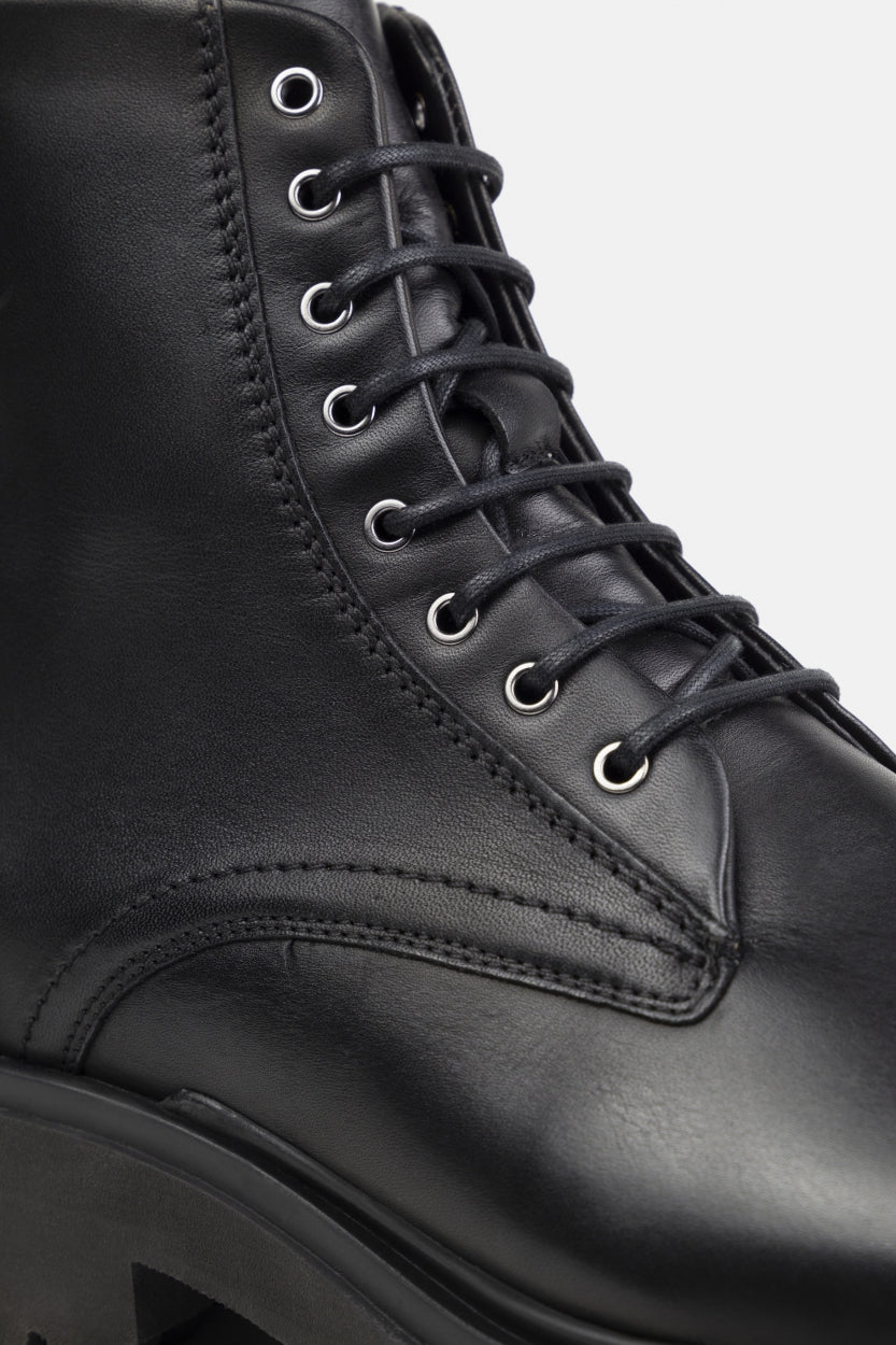 Domino Lace Up Boot | Black