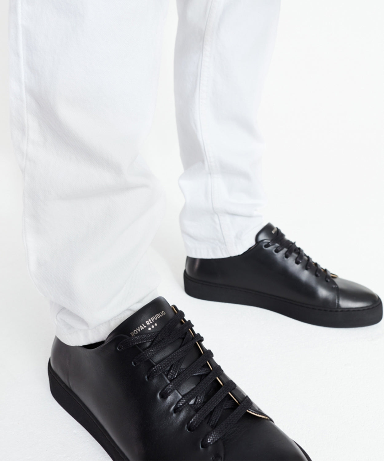 Doric Bound Sneaker - Men | Black